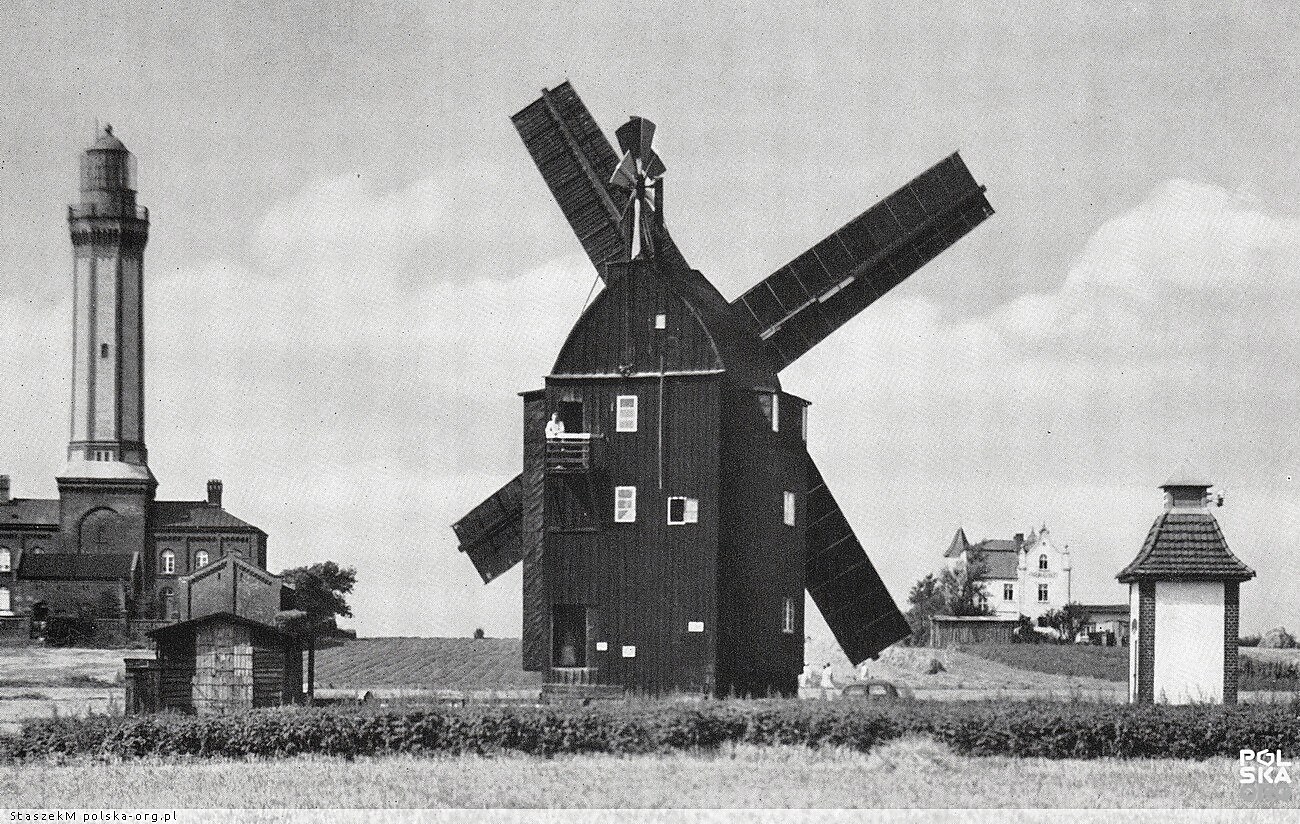 Holländerwindmühle und Leuchtturm Niechorze — Landschaft Horst-Seebad vor dem Krieg